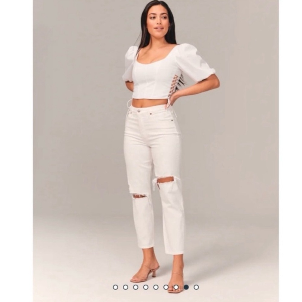 Abercrombie & Fitch NWT The Mom High Rise White Jeans Curve Love - Size 26/2R